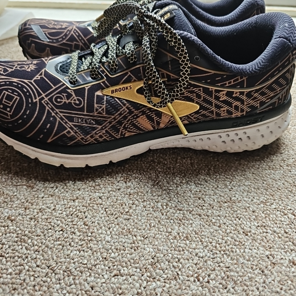 Brooks ghost 12 NYC Marathon sneakers